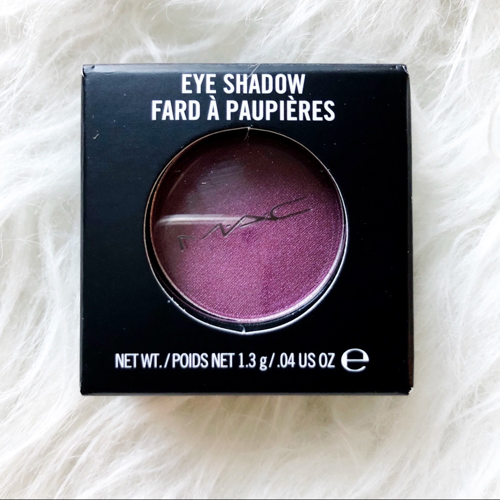 NIB MAC Eye Shadow - Plum Dressing Veluxe Pearl